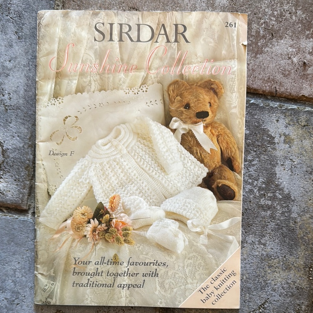 Sirdar Sunshine Collection Knitting Book for Babies #261